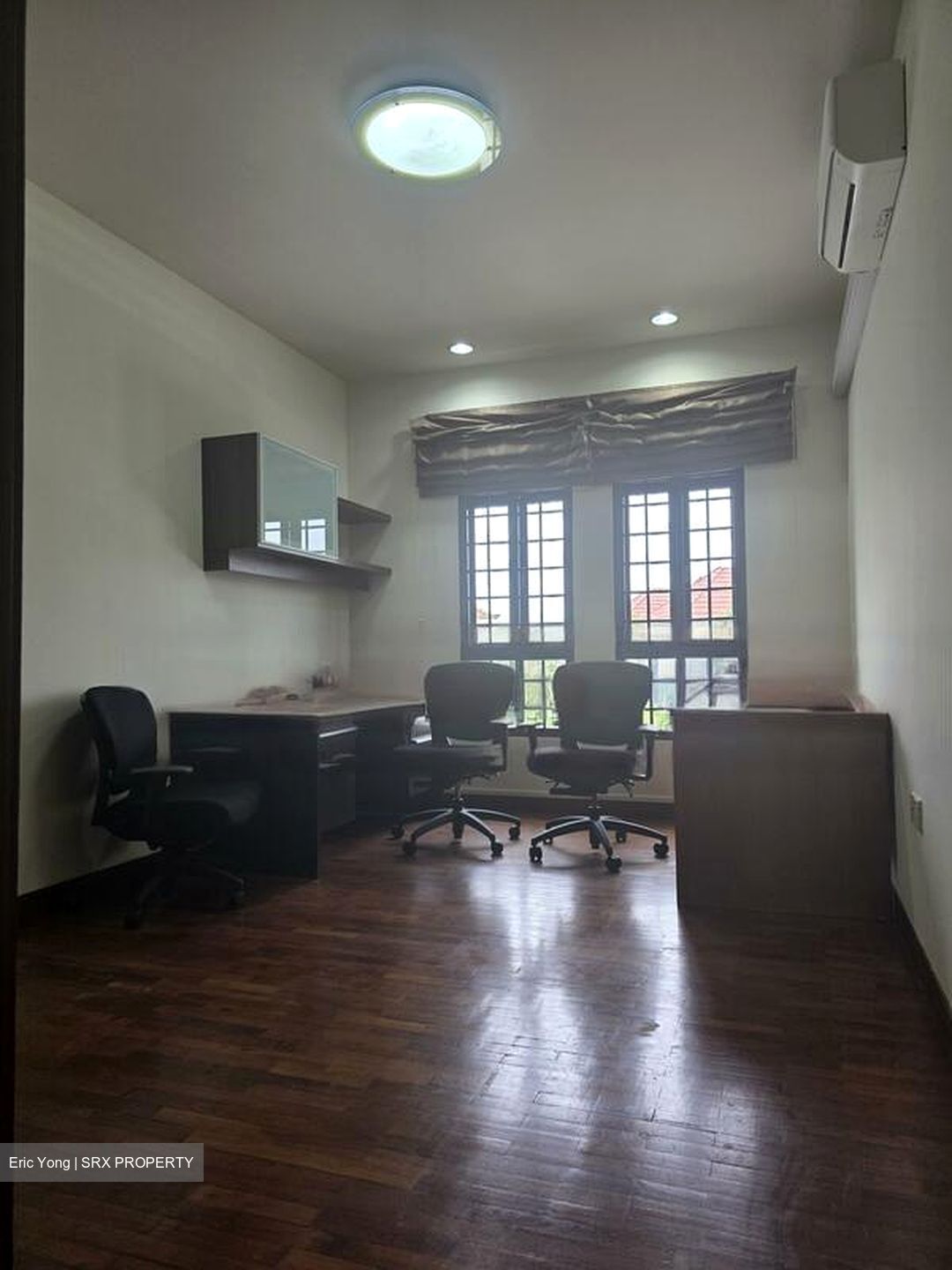 Stratton Drive (D28), Terrace #486340741